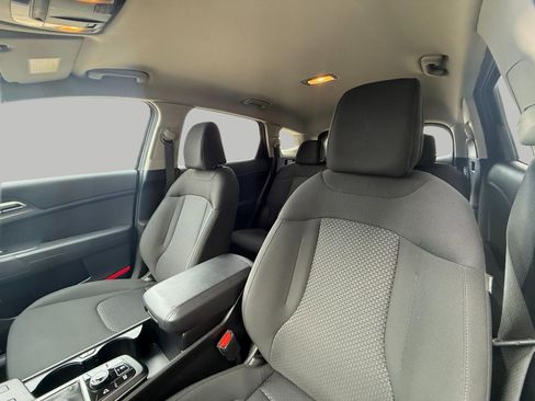 Certified 2025 Kia Sportage LX image 37