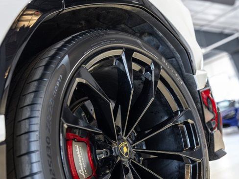 Used 2021 Lamborghini Urus AWD/4WD image 14