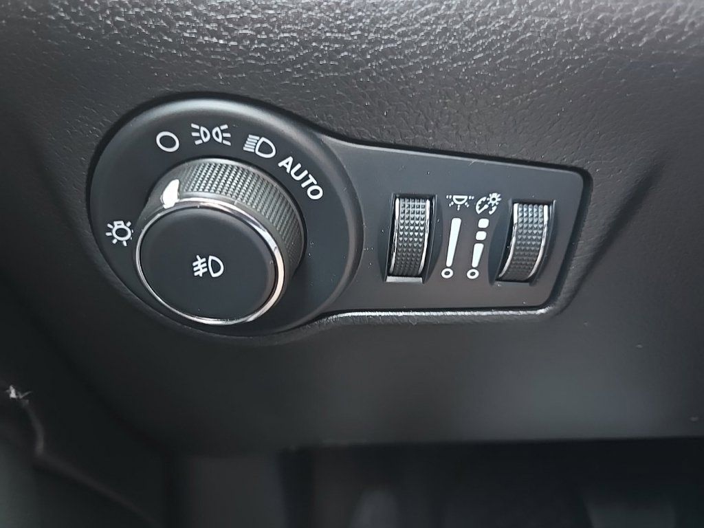 Used 2022 Jeep Compass Trailhawk w/ Trailhawk Convenience Group AWD/4WD image 49