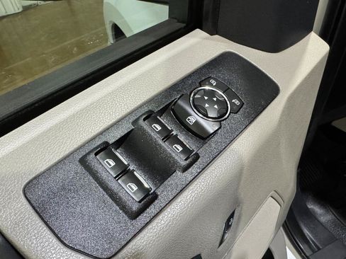 Used 2022 Ford F250 XL w/ Power Equipment Group AWD/4WD image 29
