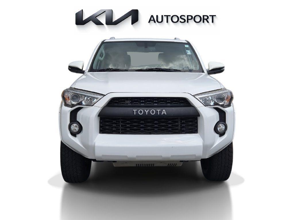 Used 2018 Toyota 4Runner SR5 Premium AWD/4WD image 2