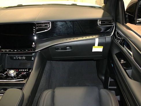 New 2026 Jeep Grand Wagoneer L Summit AWD/4WD image 40