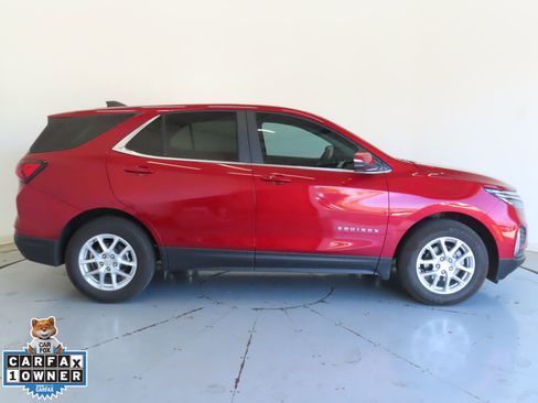 Used 2024 Chevrolet Equinox LT image 2