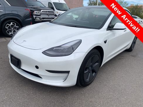 Used 2023 Tesla Model 3 Standard Range image 1