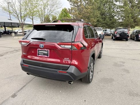 Used 2024 Toyota RAV4 XLE Premium image 4