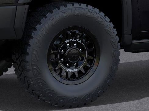 New 2026 GMC Sierra 2500 AT4X w/ AT4X AEV Edition image 9