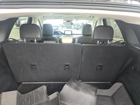 Used 2021 Ford Escape Titanium w/ Class II Trailer Tow Package image 7