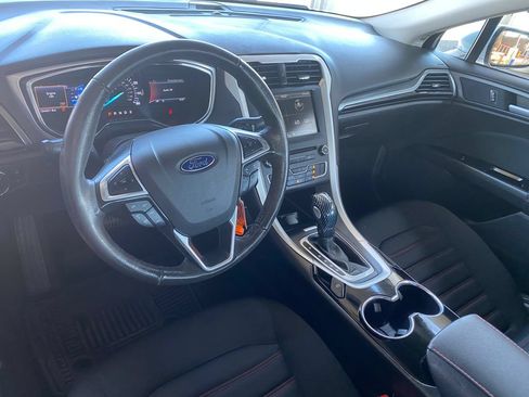 Used 2016 Ford Fusion SE FWD image 13