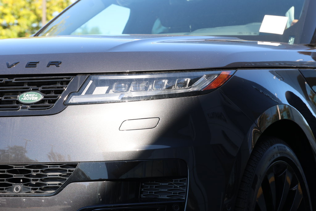 New 2026 Land Rover Range Rover Sport SE AWD/4WD image 3