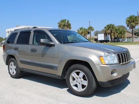 Used 2006 Jeep Grand Cherokee Laredo RWD image 15