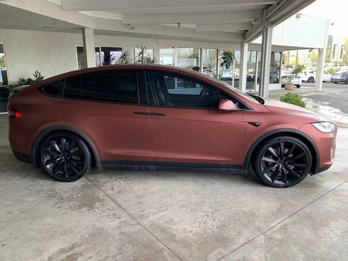 Used 2018 Tesla Model X 75D image 2