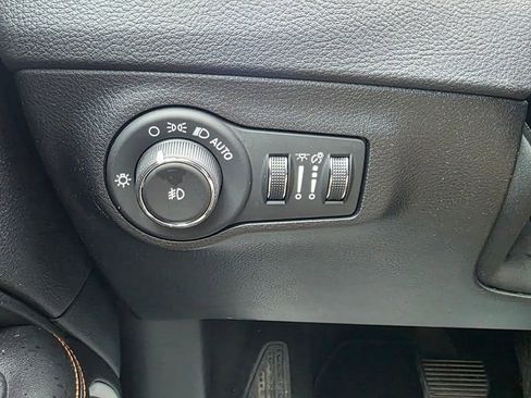 Used 2019 Jeep Compass Limited image 29