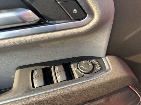 Used 2025 GMC Sierra 2500 SLE image 13