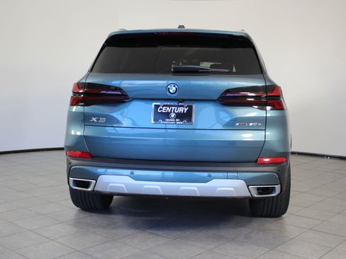 New 2026 BMW X5 xDrive50e image 10
