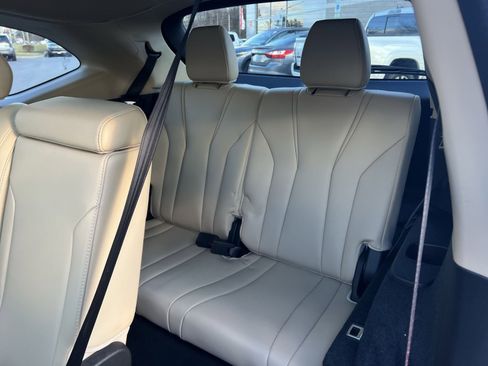 Used 2023 Acura MDX SH-AWD w/ Technology Package image 26