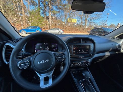 Used 2025 Kia Soul LX w/ LX Technology Package image 33
