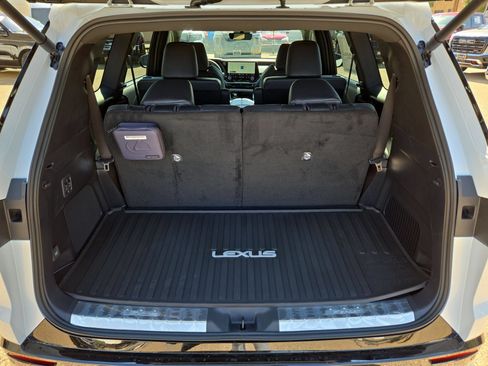 New 2026 Lexus TX 500h AWD image 12