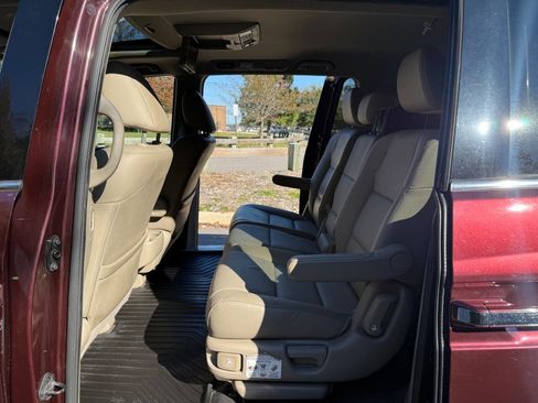 Used 2014 Honda Odyssey Touring image 16