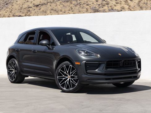 Used 2023 Porsche Macan AWD/4WD image 9