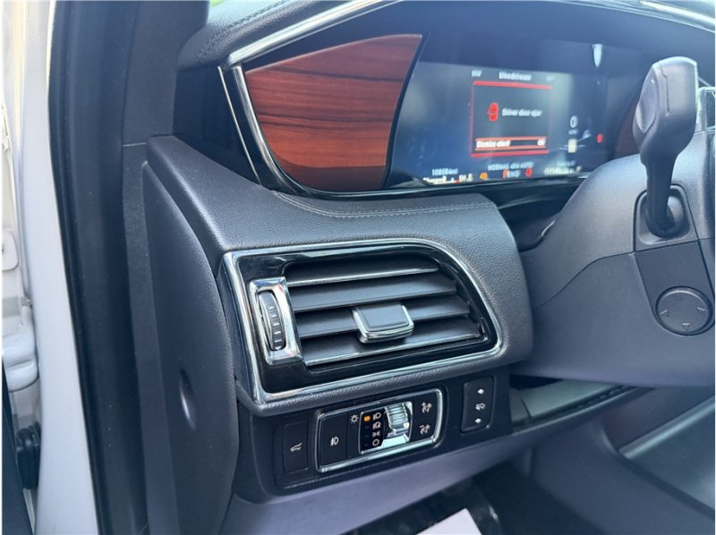Used 2022 Lincoln Navigator L Reserve AWD/4WD image 40