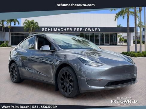 Used 2024 Tesla Model Y Long Range AWD/4WD image 1