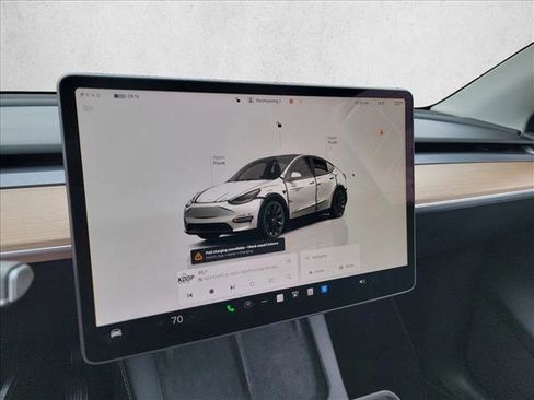 Used 2023 Tesla Model Y Long Range image 19