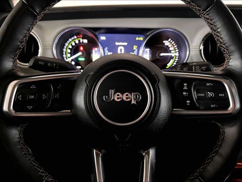 Used 2023 Jeep Wrangler Unlimited Sahara AWD/4WD image 18