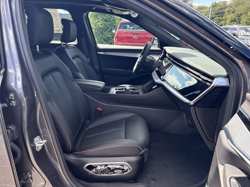 New 2025 Jeep Wagoneer S Launch Edition w/ Trailer Tow Group image 9