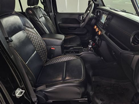 Used 2023 Jeep Wrangler Unlimited Sahara AWD/4WD image 27
