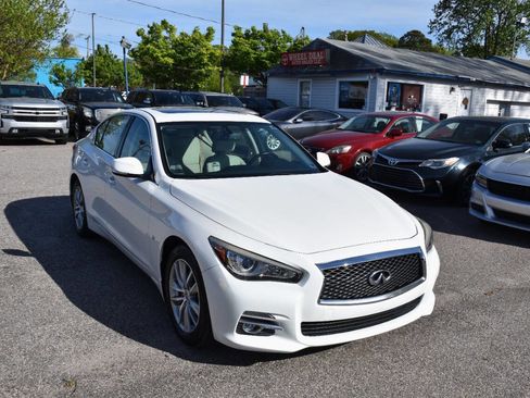 Used 2015 INFINITI Q50 Premium w/ Navigation Package image 4