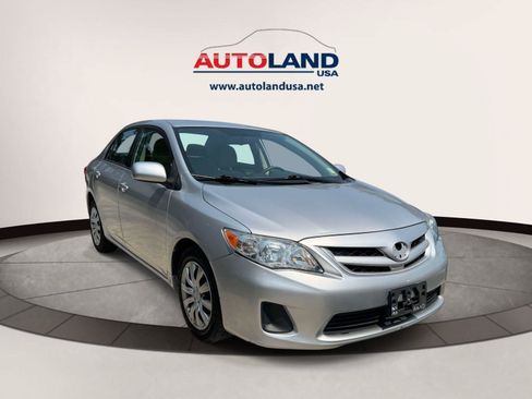 Used 2012 Toyota Corolla LE FWD image 2
