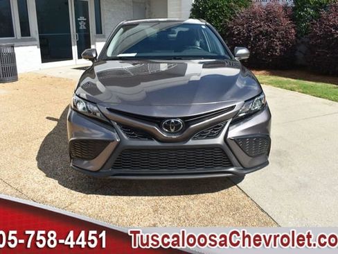 Used 2024 Toyota Camry SE FWD image 4