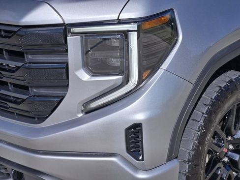 Used 2023 GMC Sierra 1500 Elevation w/ X31 Off-Road Package AWD/4WD image 9