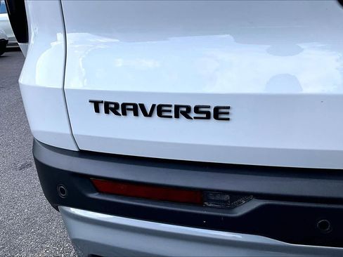 Used 2026 Chevrolet Traverse LT w/ Driver Confidence Package image 30