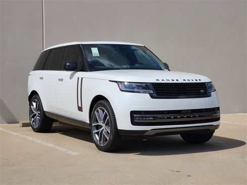 New 2025 Land Rover Range Rover SE image 2