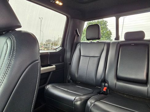 Used 2022 Ford F250 Lariat w/ Black Appearance Package image 24