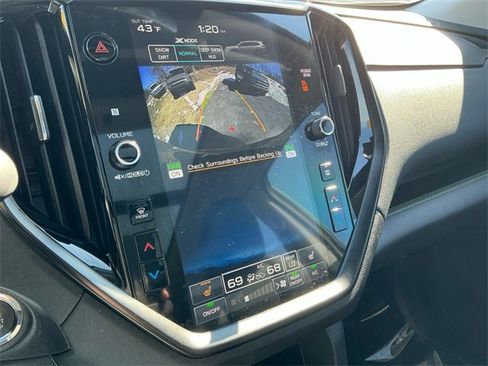 Used 2024 Subaru Ascent Onyx Edition image 10