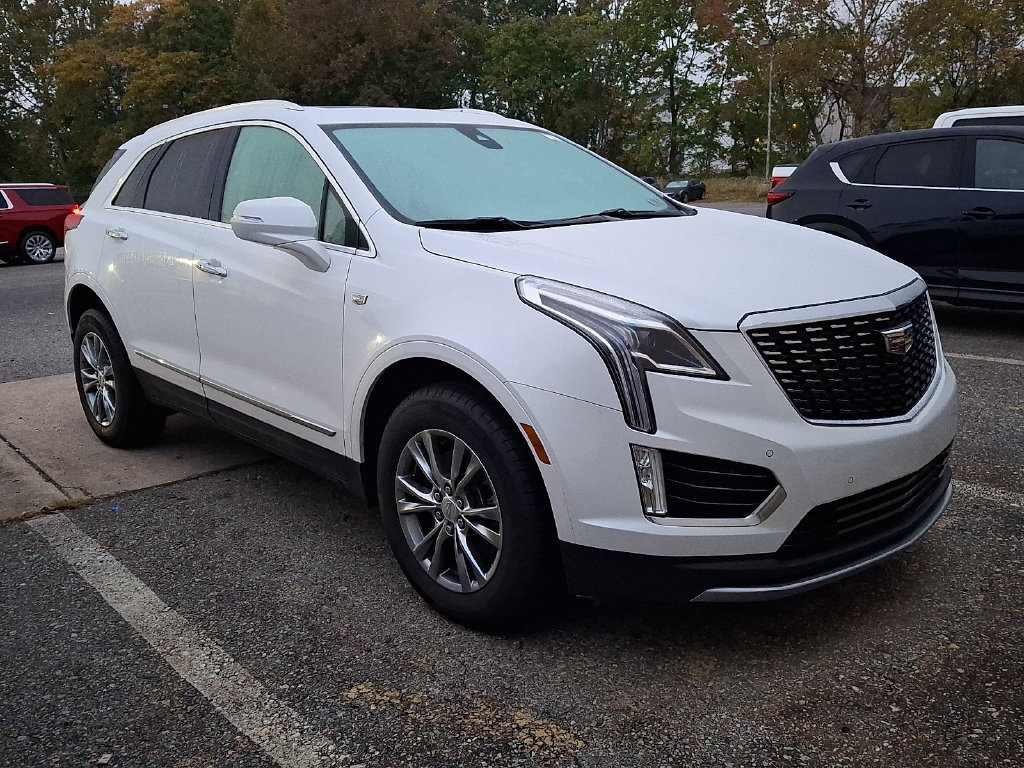 Used 2022 Cadillac XT5 Premium Luxury AWD/4WD image 2