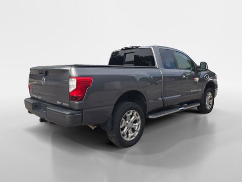 Used 2018 Nissan Titan SV w/ SV Convenience Package AWD/4WD image 6
