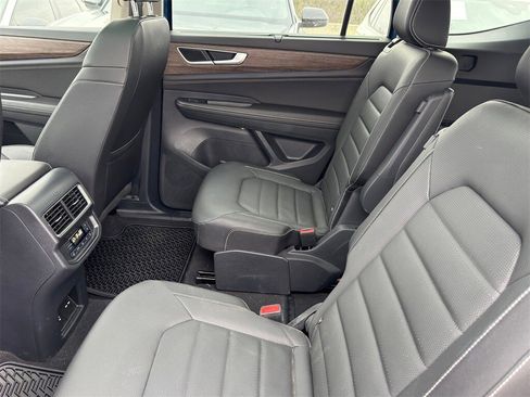 New 2025 Volkswagen Atlas SEL image 28