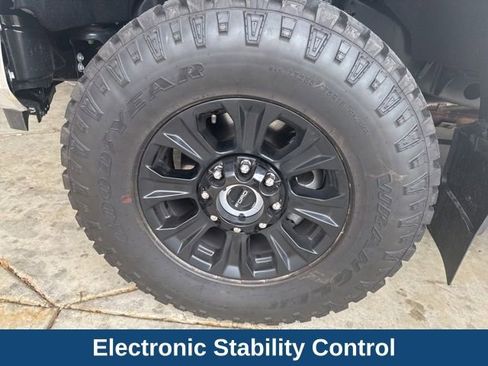 Used 2022 Ford F350 XLT w/ XLT Value Package image 8