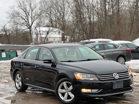 Used 2015 Volkswagen Passat 1.8T Limited Edition FWD image 8