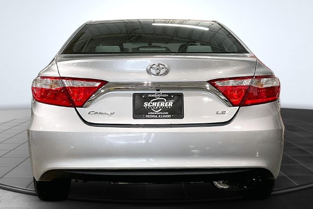 Used 2015 Toyota Camry LE FWD image 4