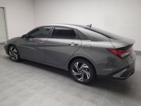 Used 2025 Hyundai Elantra SEL FWD image 3