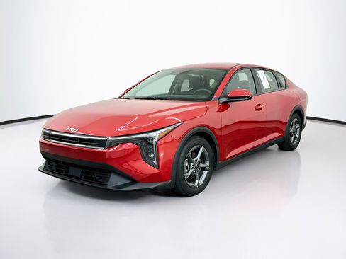 Used 2025 Kia K4 FWD image 3