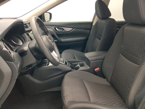 Used 2018 Nissan Rogue S FWD image 17