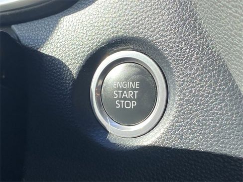 Used 2022 Toyota Corolla SE image 23