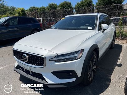 Certified 2023 Volvo V60 B5 Cross Country Plus w/ Protection Package Premier