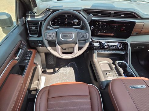 New 2026 GMC Sierra 3500 Denali Ultimate AWD/4WD image 4
