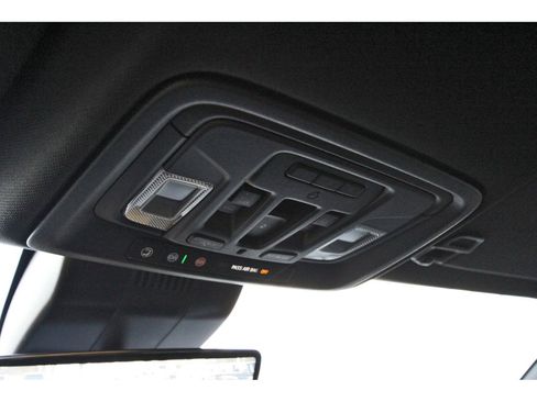 Used 2025 GMC Sierra 2500 AT4 w/ AT4 Premium Plus Package image 25